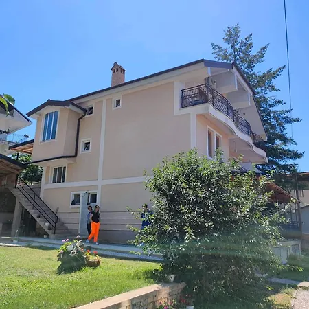 Villa Karolina Guest house *