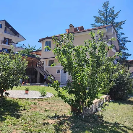 Villa Karolina Guest house *